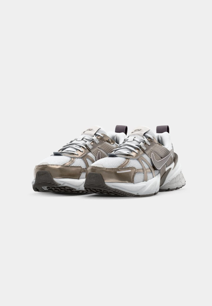 Nike V2K RUN – Baskets basses – sail/ironstone/summit white/light khaki