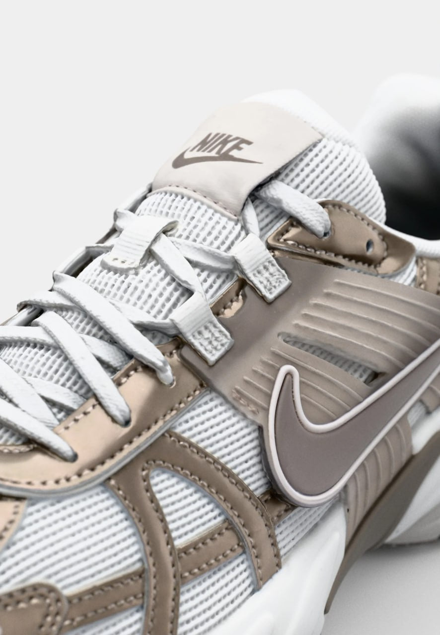 Nike V2K RUN – Baskets basses – sail/ironstone/summit white/light khaki